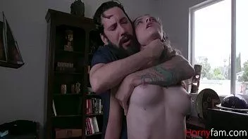 Abspielen Slutty Teenie-Tochter von Daddy-Lily Glee bestraft