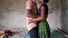 播放 Desi Girl Intense Anal他妈的性感衣服