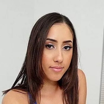 قناة Kira Perez