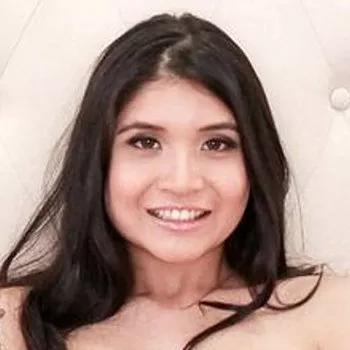 अभिनेता Brenna Sparks