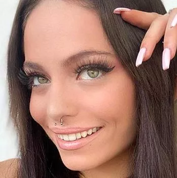 Gwiazda porno Clara Mia