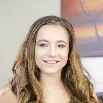 قناة Kharlie Stone